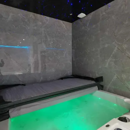 L'etoile Jacuzzi Detente & Confort Apartment
