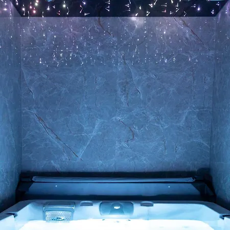 L'étoilé Jacuzzi Détente&confort * Strasburgo