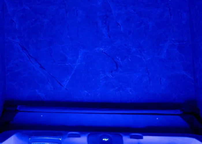 L'etoile Jacuzzi Detente & Confort * Straatsburg