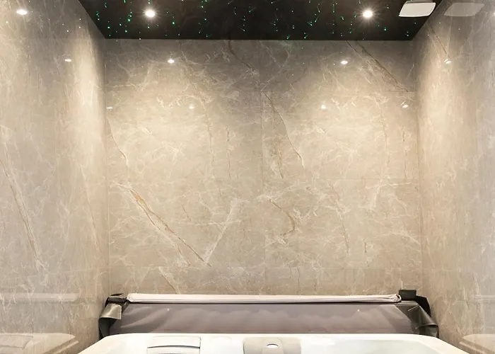 L'etoile Jacuzzi Detente & Confort *